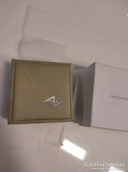 Van Cleef & Arpels jewelry box, original flawless size: 10 x 10 x 5.5 Cm.