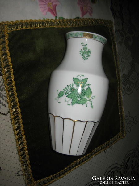 Herendi , zöld apponyi  váza  20 cm