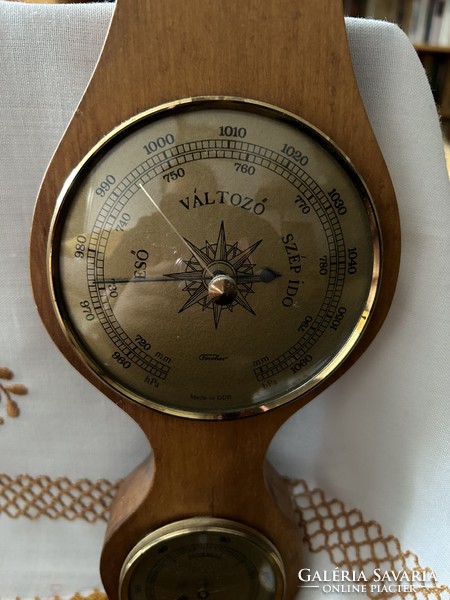 A working classic barometer