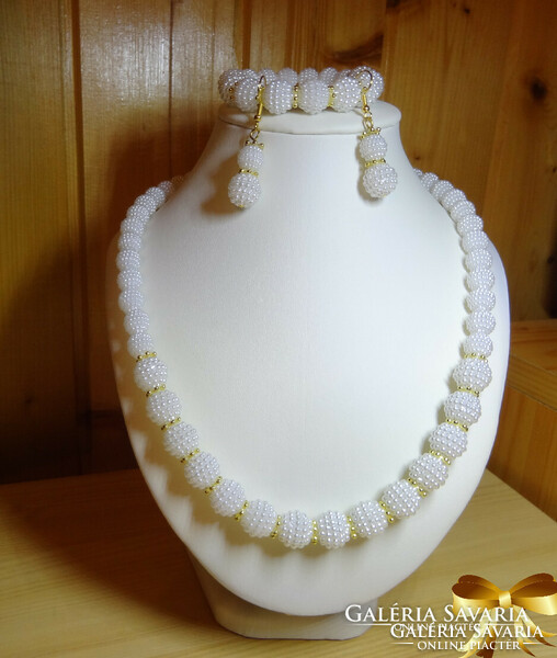 Jewelry set, made of special pearls. + 1 pair of earrings as a gift.!