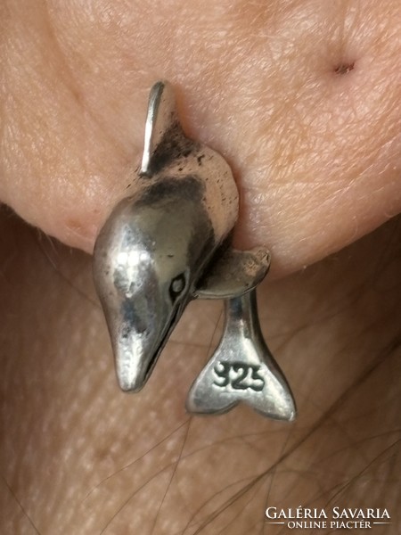 EZÚST 925 DELFINES fülbe való és 45-ős gyűrű! MINDEN része ezüst! A fülbevaló 4gr a gyűrű 0.7