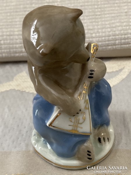 Orosz porcelán balalajkás mackó figura