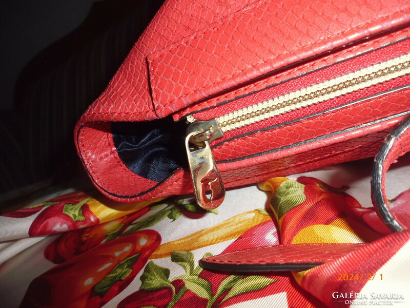 Women's Trussardi premium genuine leather shopper bag.. Genuine leather bag.