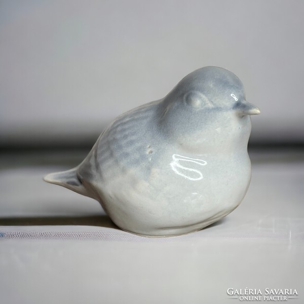 Retro, vingage porcelain bird statue