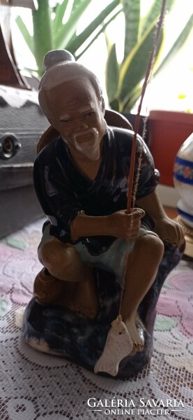 Kínai kerámia figura horgászó öreg ember