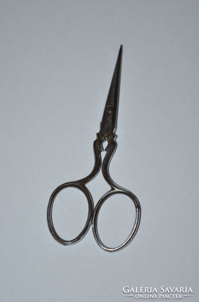 Small scissors for manual workers