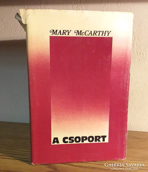 McCarthy, Mary-  A csoport