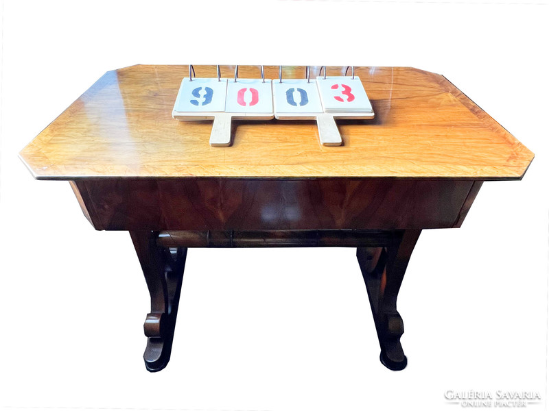Antique Biedermeier desk, size 78 x 95 x 55 cm.9003