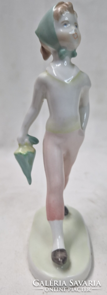 Aquincum Esernyős, kendős lány porcelán figura hibátlan állapotban