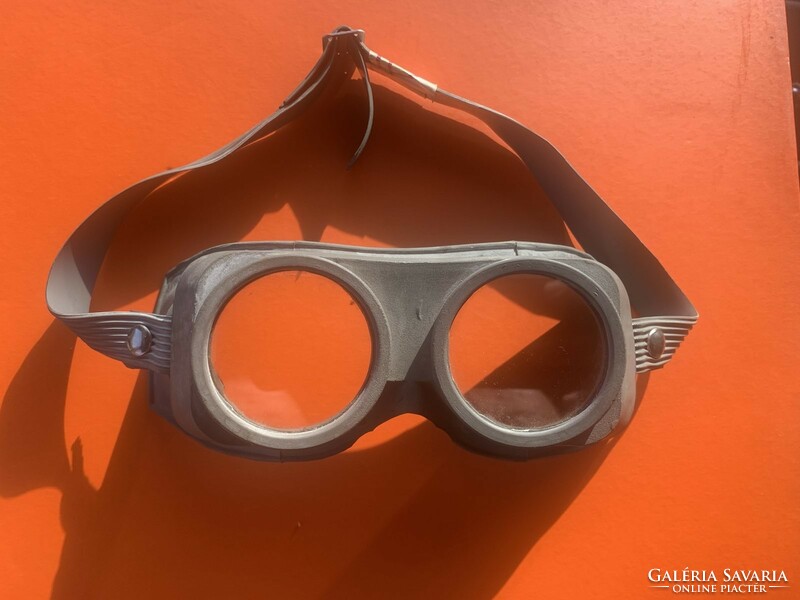Work protection, retro, 60s 70s, glasses