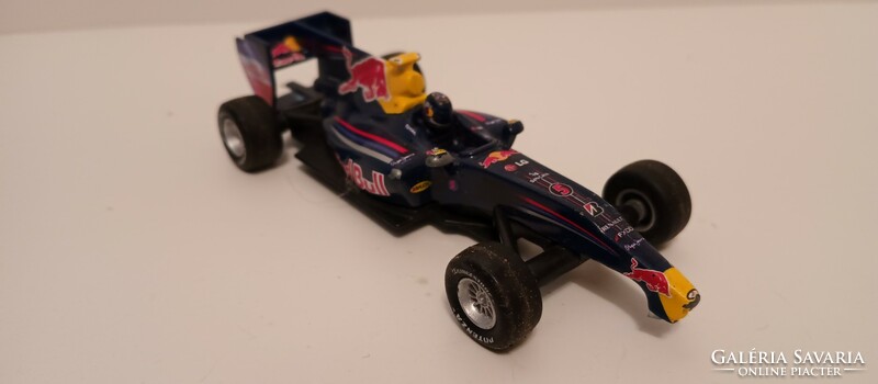 Formula 1 redbull rb-6 dickie toys h:11.5 w:5cm