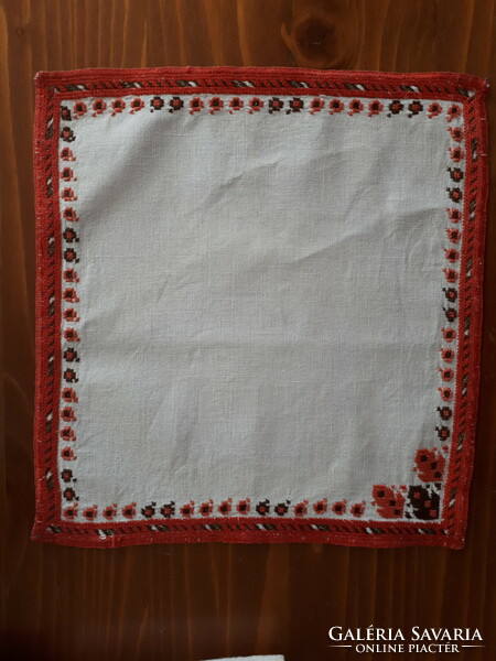 Embroidered small tablecloth, table ornament