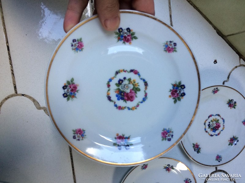 6 db Zsolnay virág mintás porcelán tányér talán régi süteményes készlet