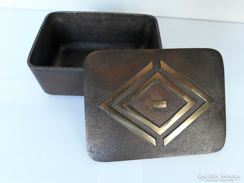 Art deco régi öntött bronz doboz, 1,3 kg