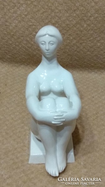 Béla Kucs, ceramic statue of a seated woman (15 x 8 x 18 cm)