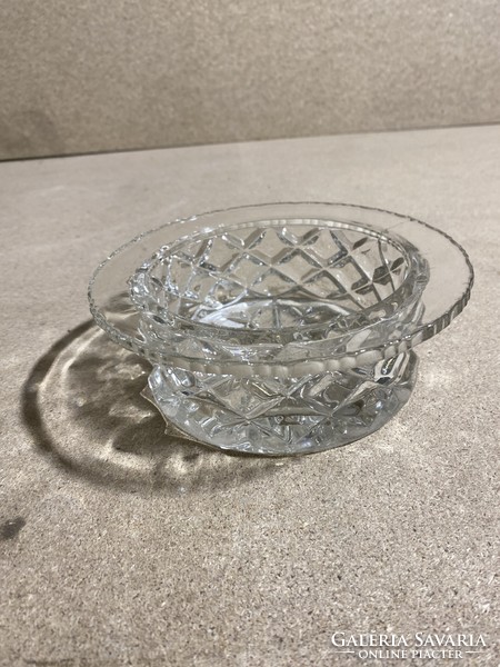 Ólomkristály váza, 16 x 5 cm-es magasságú, lakberendezéshez kiváló.3009