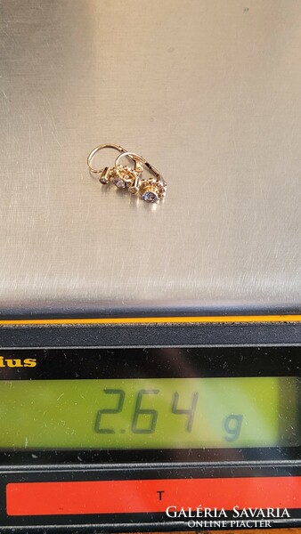 14 K arany női fülbevaló halványkék kővel 2,64 g