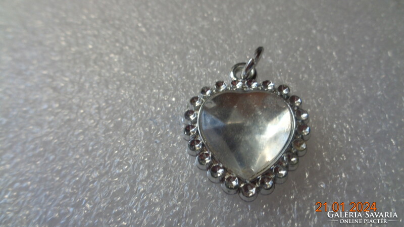 Silver-colored heart pendant