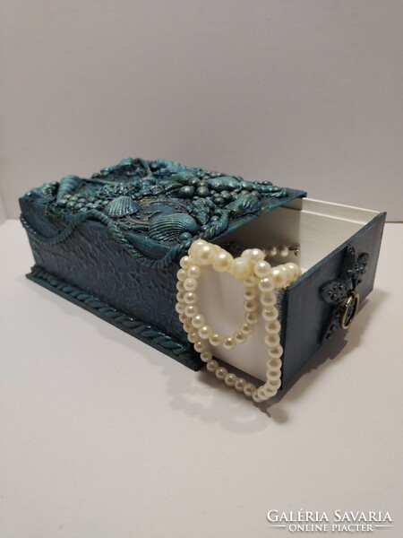 Shell pattern jewelry box