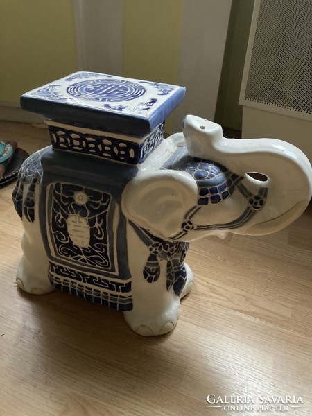 Ceramic elephant (flower holder)
