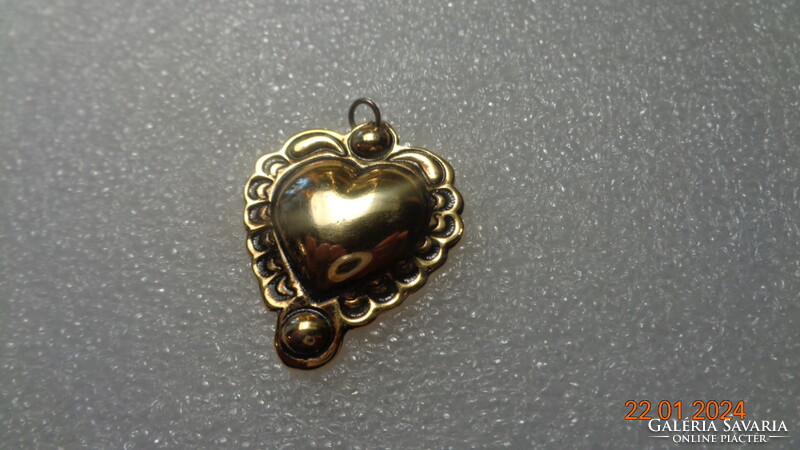 Golden heart pendant