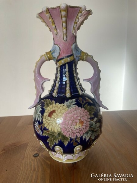 Zsolnay kobaltkék váza,  krizantém dekor.