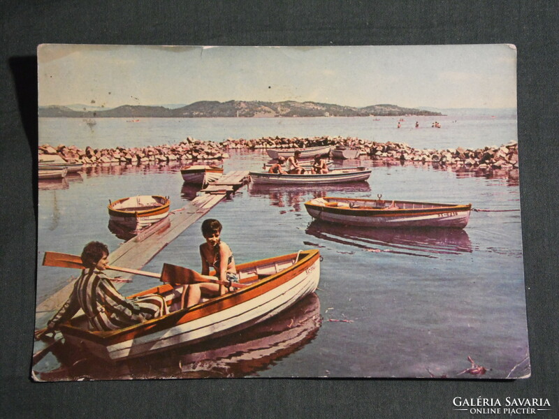 Képeslap, Balaton part, látkép, csónakkölcsönző emberekkel részlet
