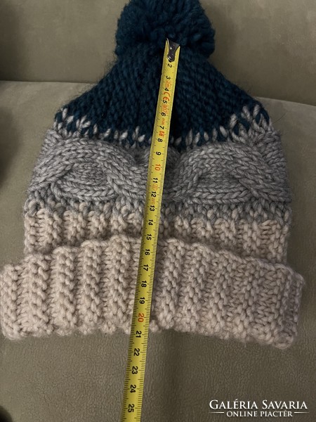Pompon warm knitted hat, new