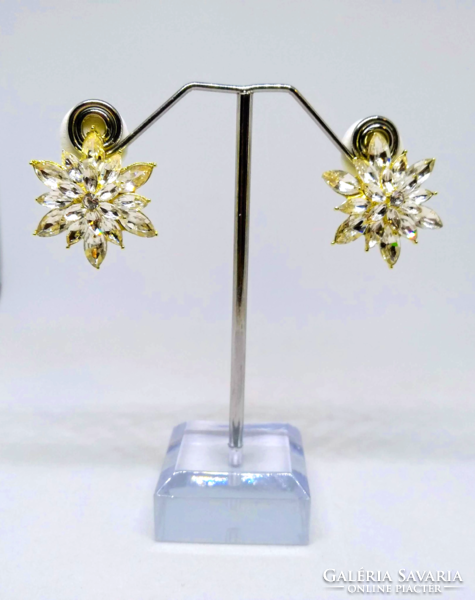 Krizantém, aranyozott fülbevaló, víztiszta CZ kristályokkal 376