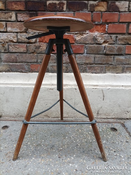 Gisberger 3-legged workshop chair, adjustable stoki, mid-century piece