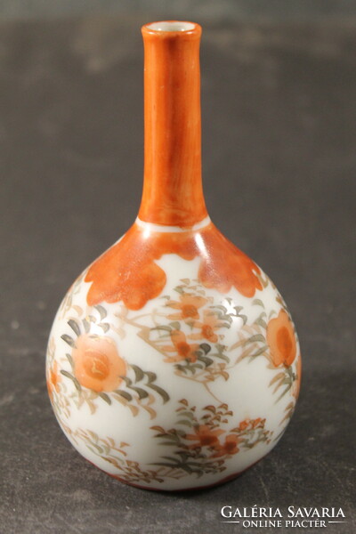 Jelzett porcelán váza 806