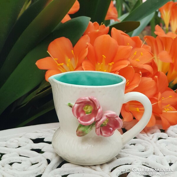 Ceramic flower overlay spout