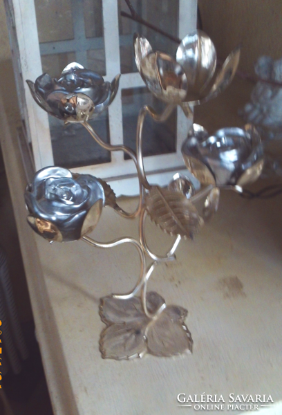 Quist silver-plated metal candle holder