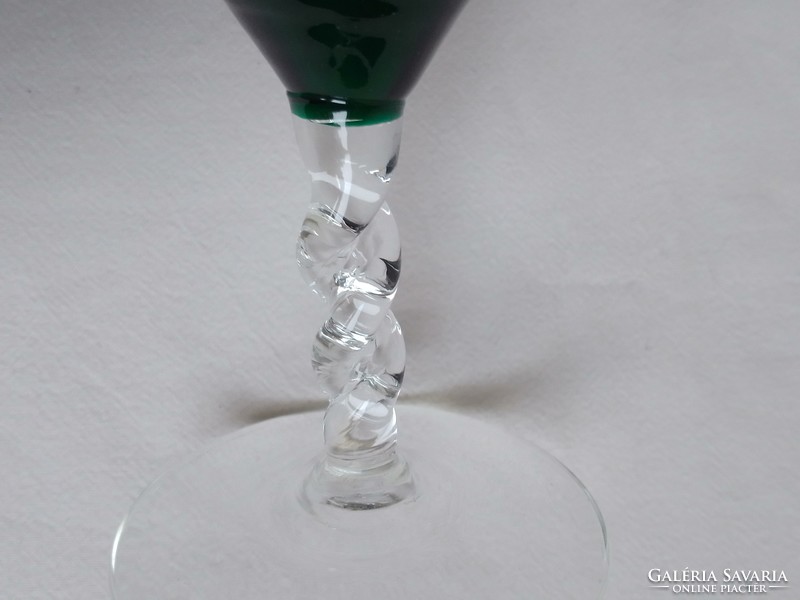 Különleges formájú, gyönyörű mély smaragdzöld színes üveg váza színtelen, csavart szárral, talppal