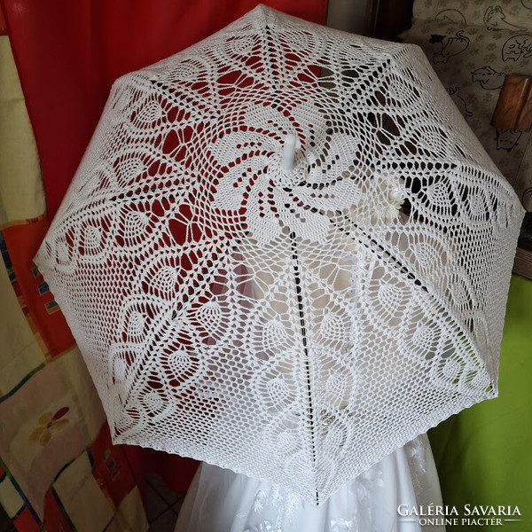ESKÜVŐ ELE13 - Horgolt hófehér színű levél mintás menyasszonyi csipke ernyő