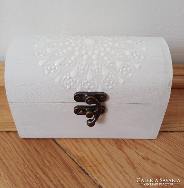 New! Wooden treasure box, jewelry holder, with hand-painted white mandala decoration, 13.5x9x7.5cm