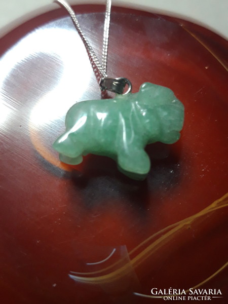 Jade dog on a silver chain - 40 cm