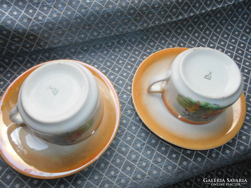 2 db Drasche enyhén  lüszteres antik jelenetes   teás csésze+ csészealj  1800 Ft/ db
