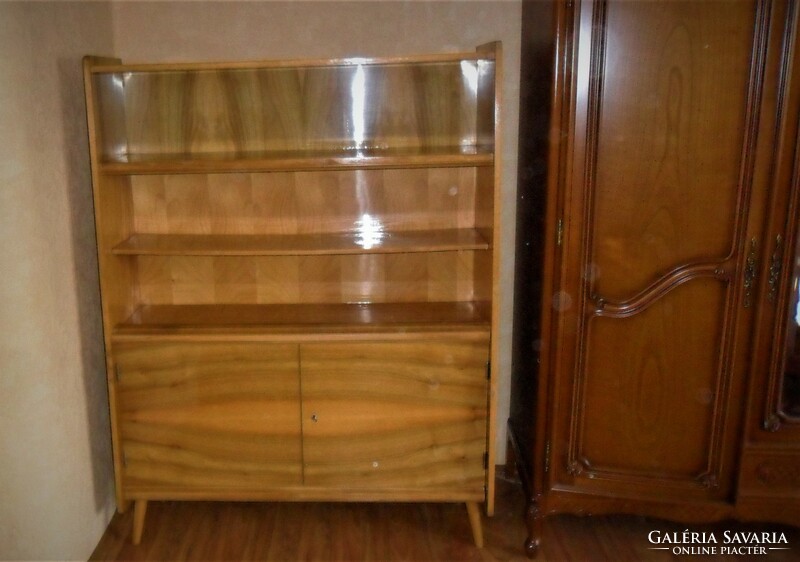 Beautiful solid bookcase from the 50s.