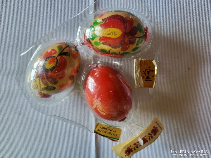 Mathyó patterned, hand-painted Easter eggs