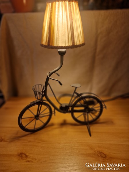 Biciklis éjjeli lámpa