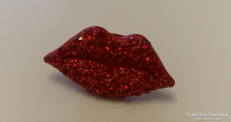 Giant Extravagant Red Mouth Lips Kiss Stone Adjustable Cocktail Ring Cocktail Ring with 3.5cm Head