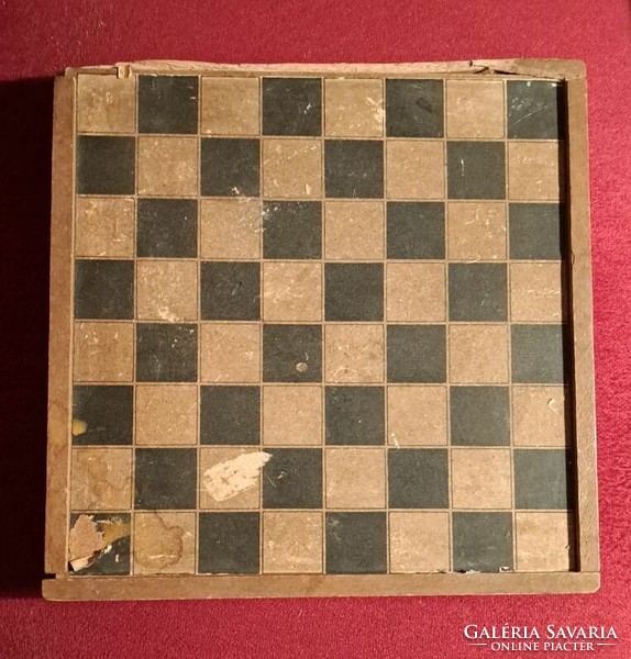Old incomplete chess set, for replacement.
