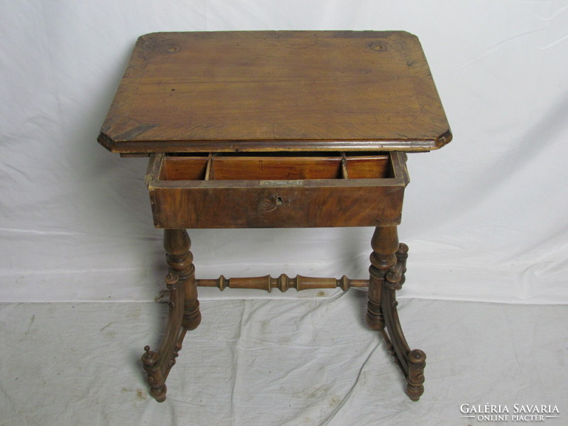 Antique Neo-Renaissance sewing table (polished)