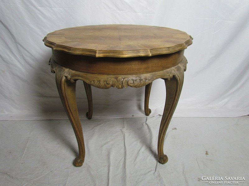 Antique neo-baroque round table (polished)