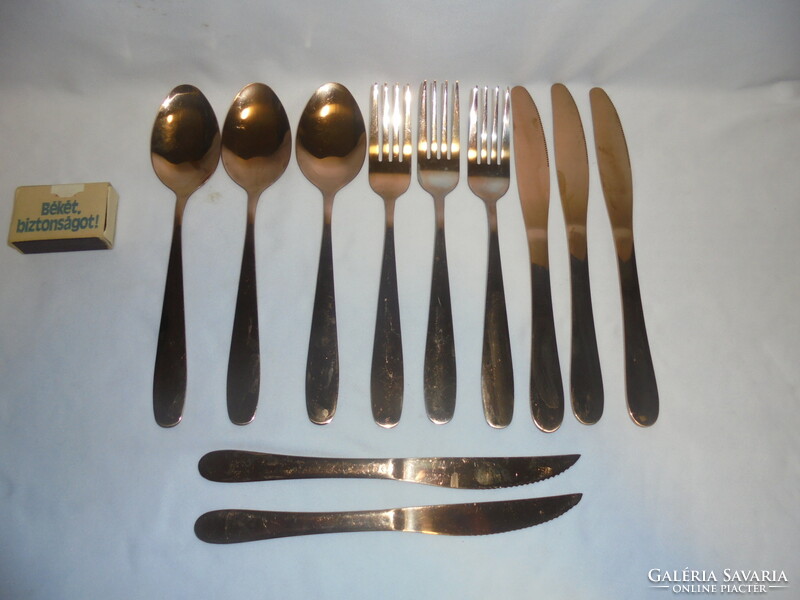 Stainless steel gold colored cutlery - three spoons, three forks, three knives, two smaller knives