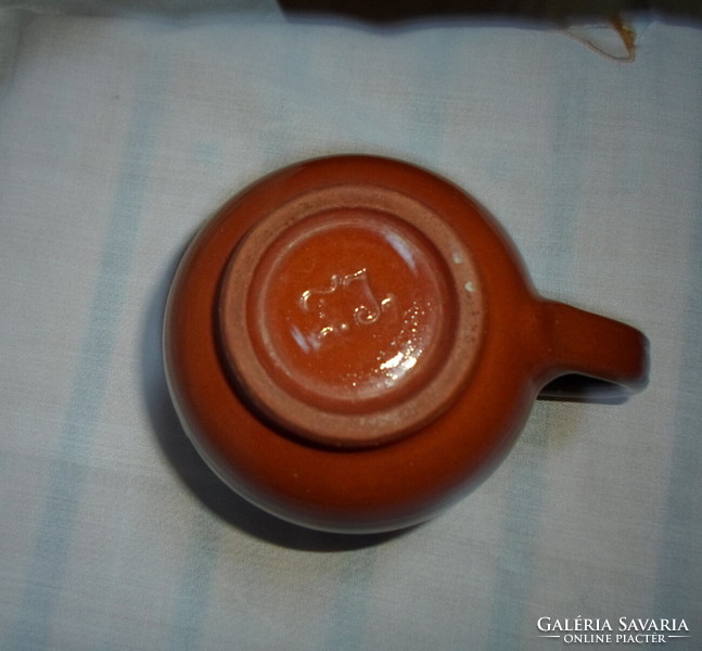 Barna kerámia bögre, kézműves csésze (A ház asszonya)