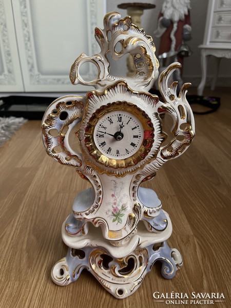 Dreamy faience mantel clock with separate base, works.