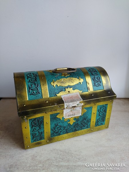 Ear plate box in turquoise gold color