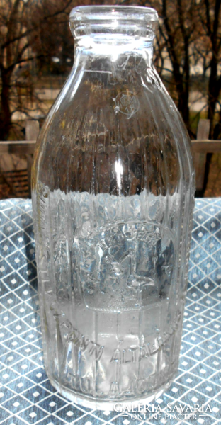 Antique 1-liter bottle with the trademark of the central general milk parlor in Budapest
